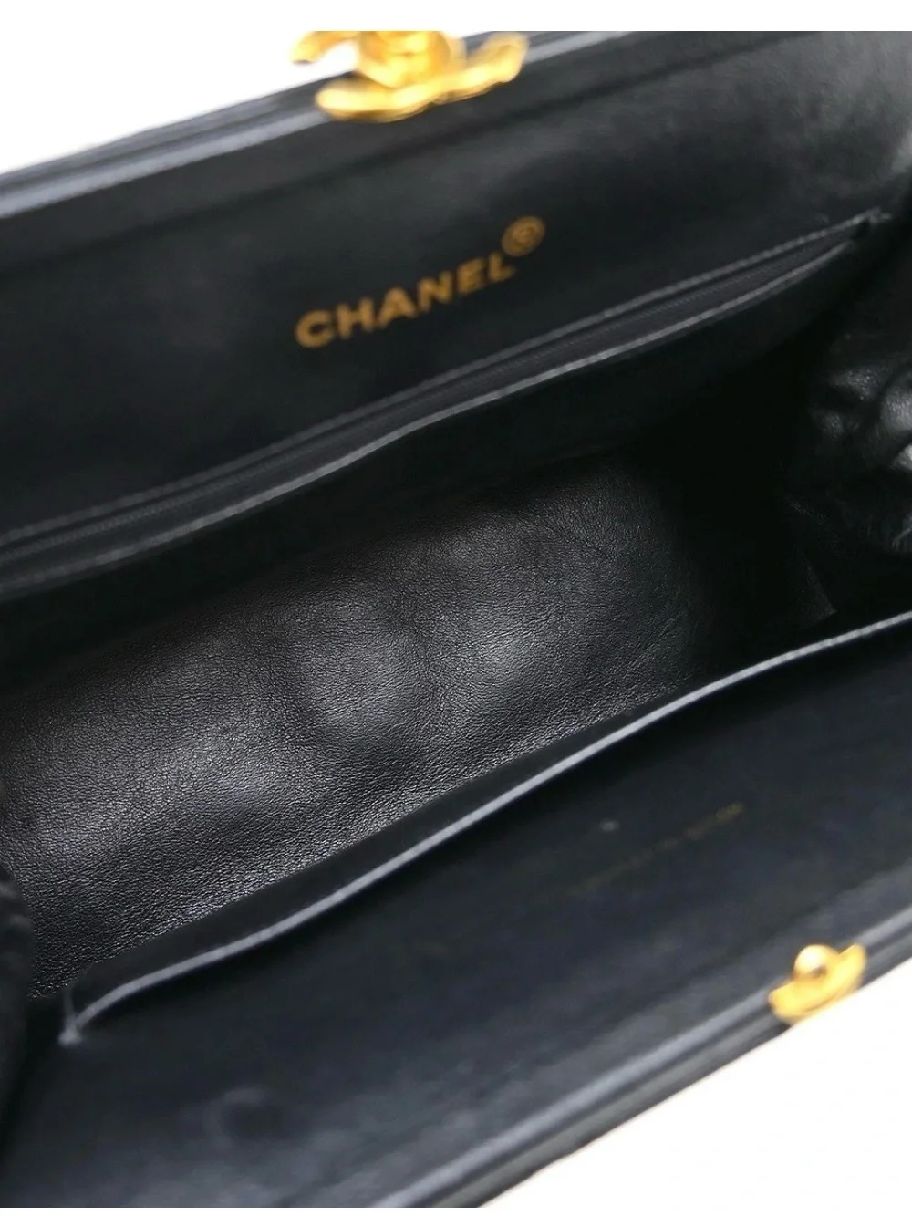 Authentic CHANEL kiss lock black caviar leather shoulder bag 24k hardware